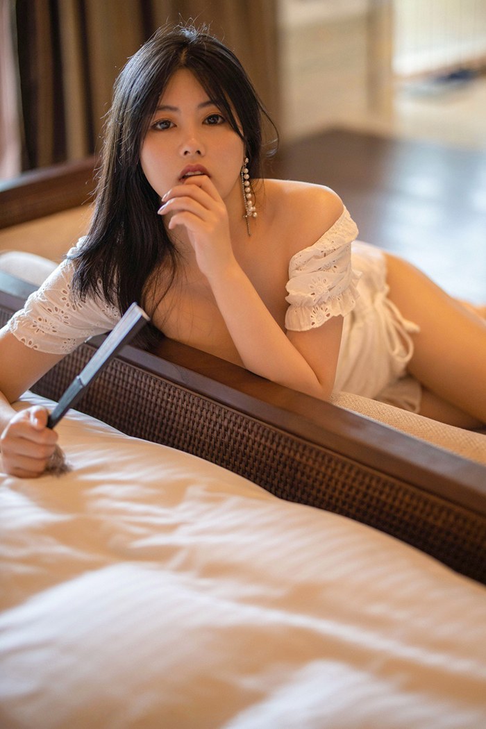 小喇叭论坛觅心天使娜露绝色深沟双手托豪乳(41)