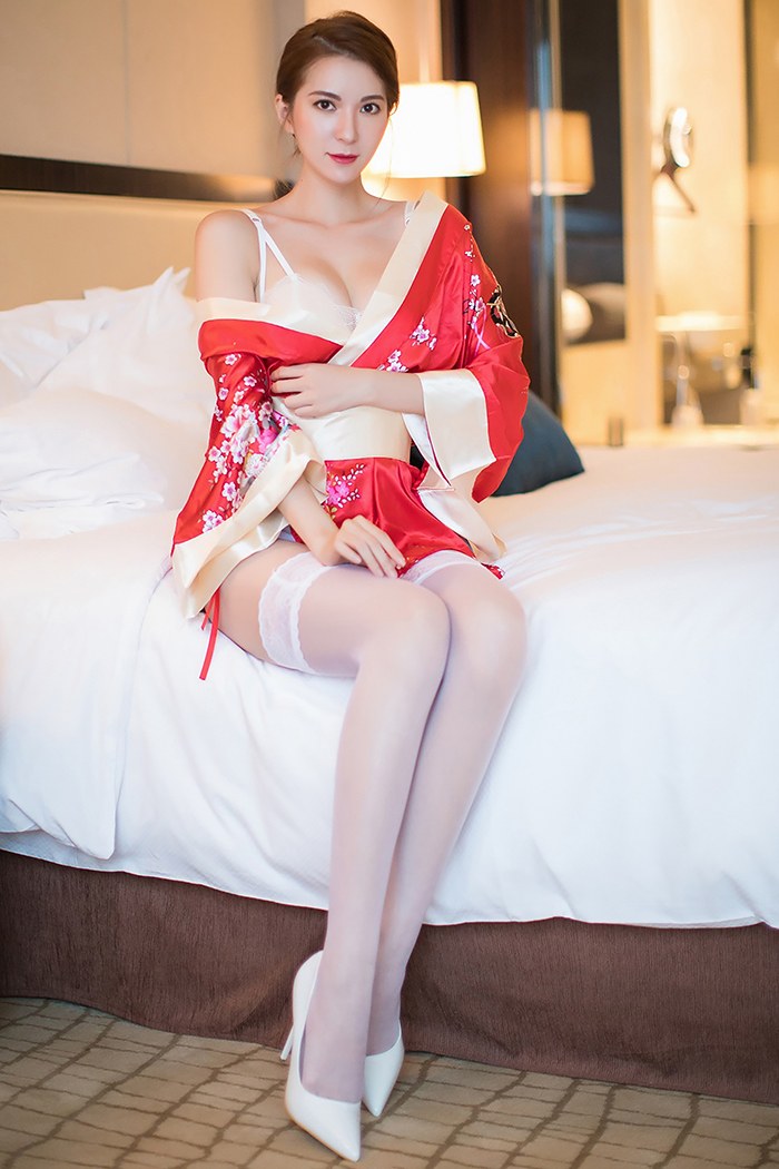 和风美人Carry饱满胸脯迷人白色蕾丝一品探花(37)