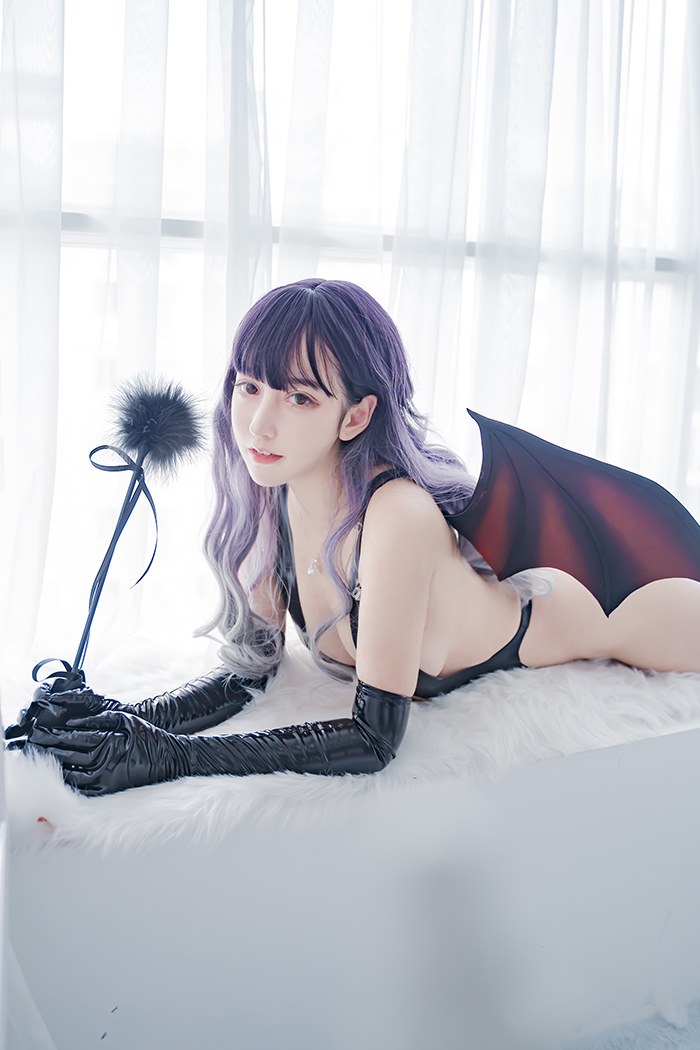 魔性海外华人论坛嗜血小恶魔米线线三点胶衣尺度大胆(22)