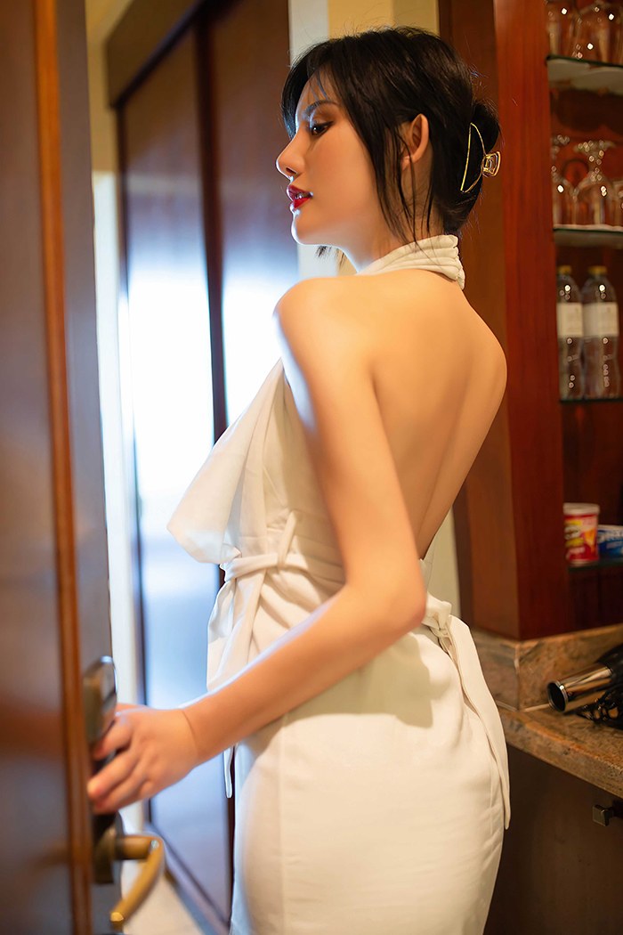老王论坛性感代言阿朱性感肉丝美脚夺人魄(19)