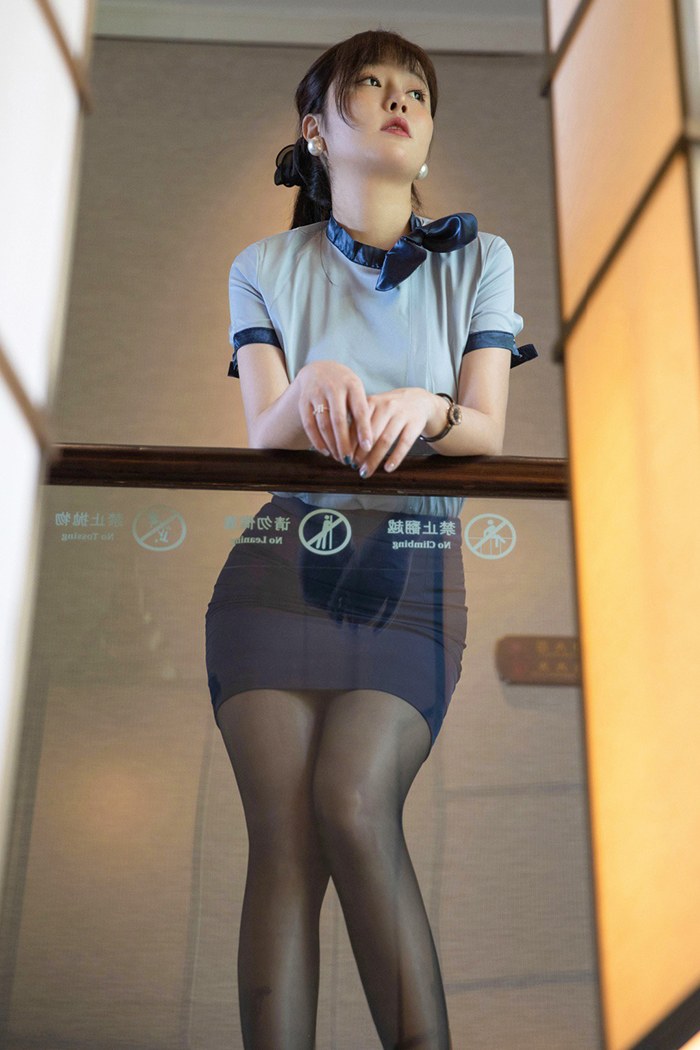 一楼一凤美女管家王雨纯黑丝短裙惨遭调教(37)
