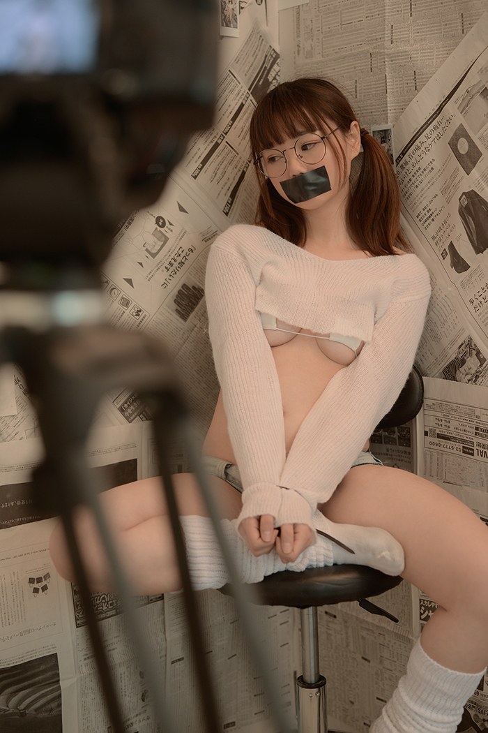 探花社区可爱萝莉肉肉酷爱束缚拍照随欲调教(28)