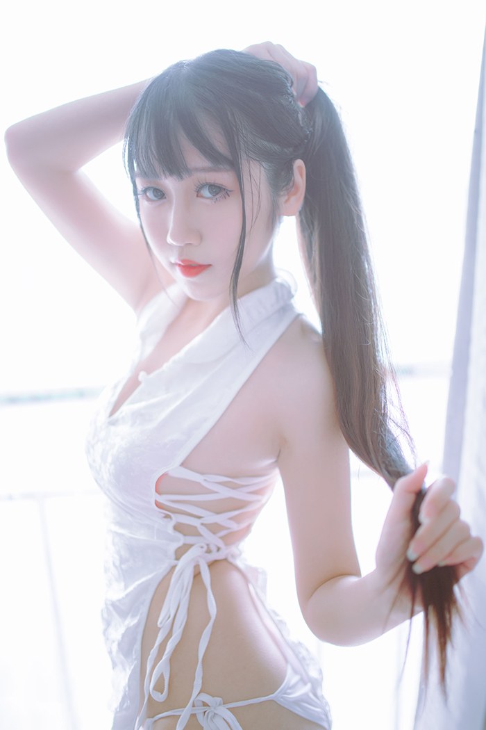阡陌社区抖娘＆不呆猫的黑白旗袍与丝袜调情(21)
