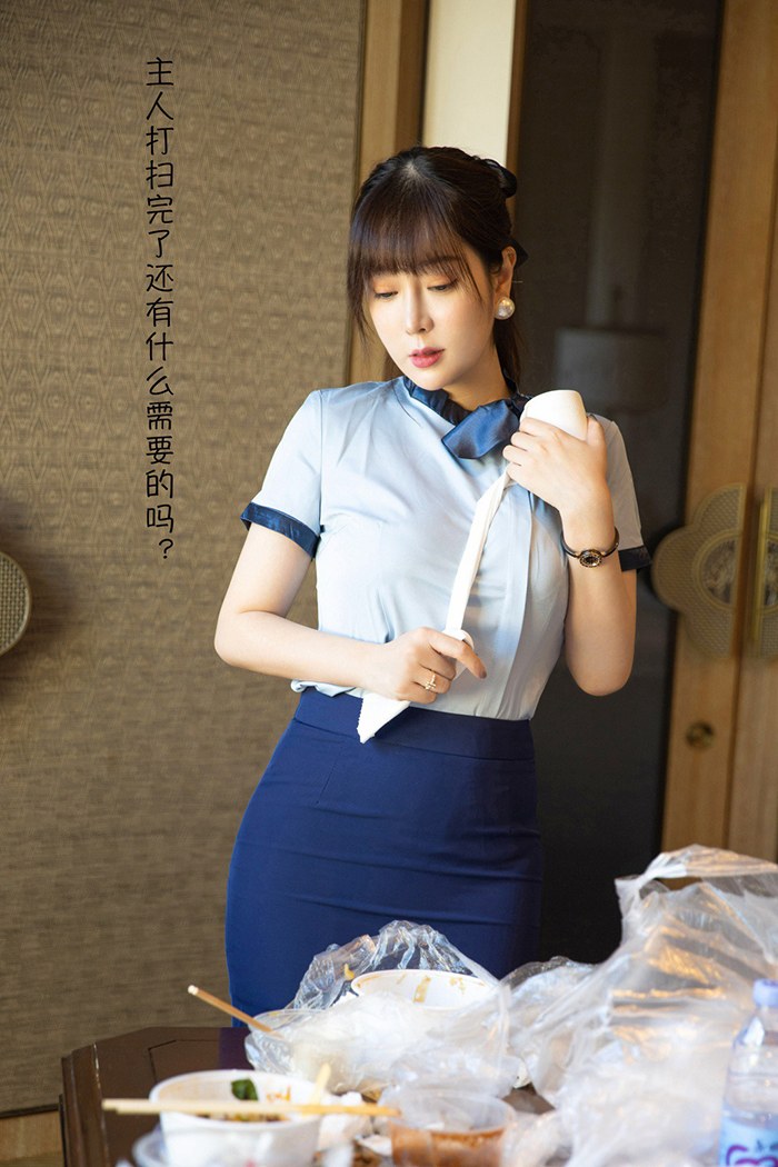 一楼一凤美女管家王雨纯黑丝短裙惨遭调教(13)
