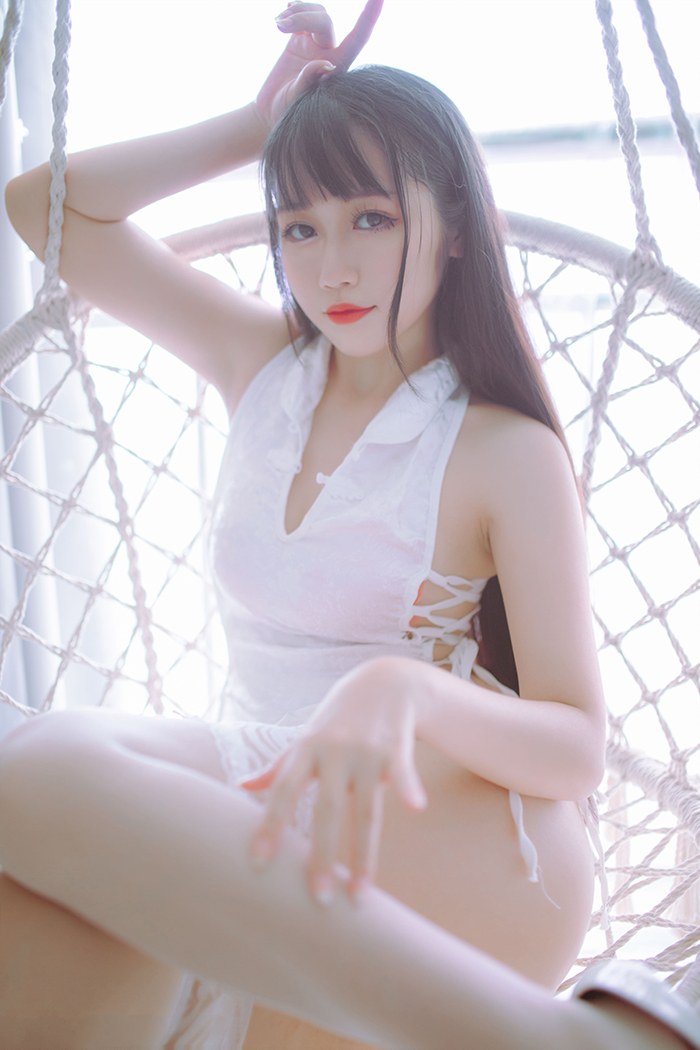 阡陌社区抖娘＆不呆猫的黑白旗袍与丝袜调情(16)