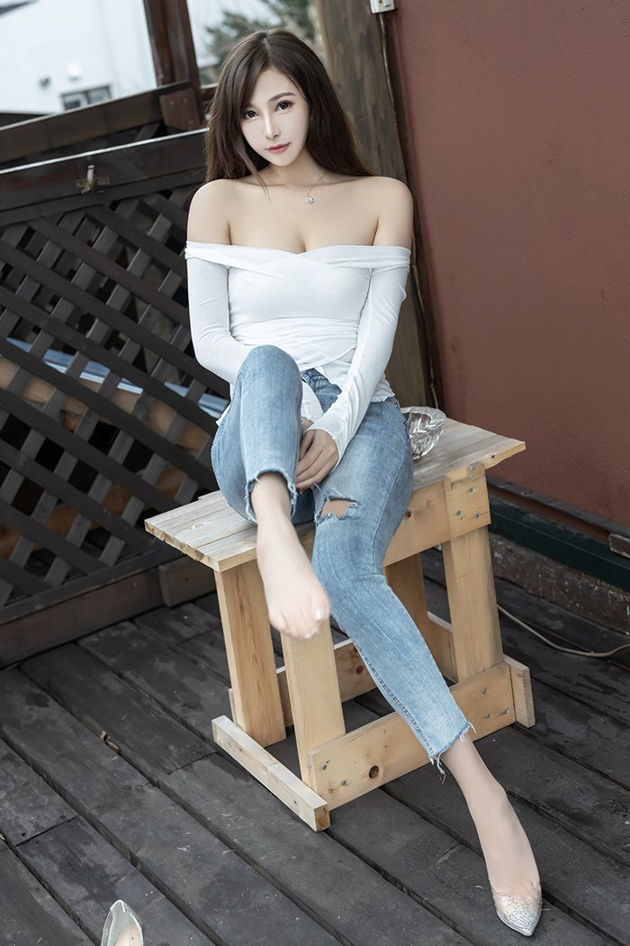 小姐威客气质御姐Lavinia肉丝玉足曲线迷人(13)