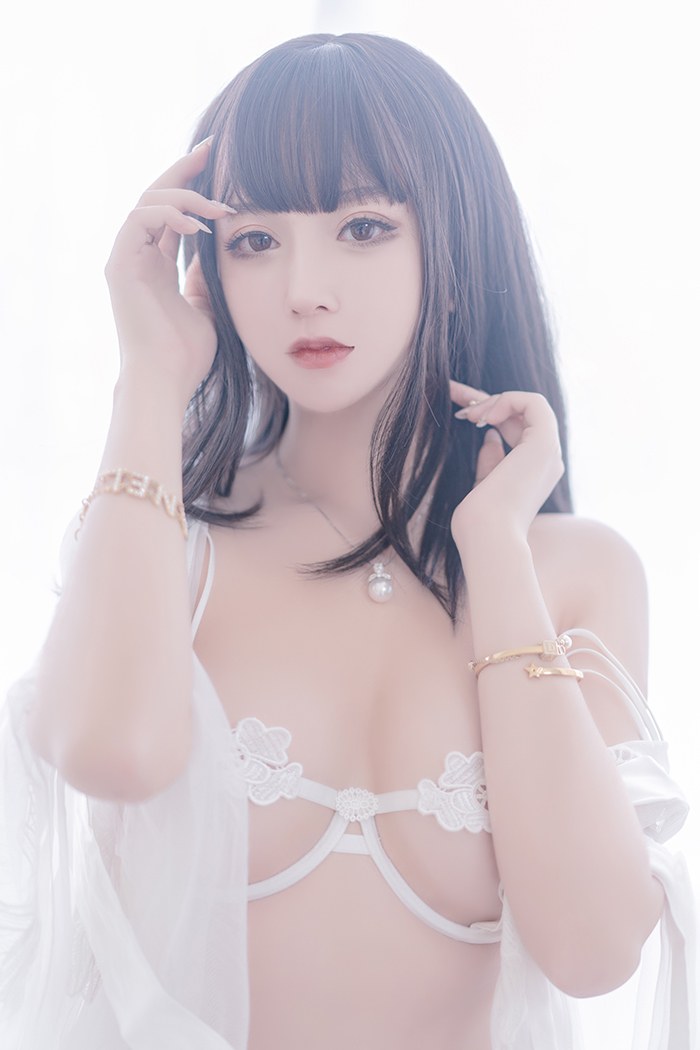 天天伴游邻家小妹米线线情趣套装肆意裸露(63)