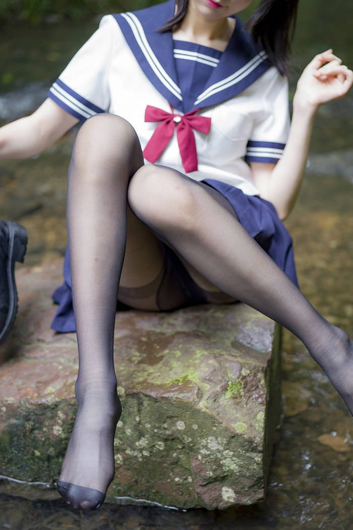寻欢阁激萌学生妹魔物喵黑丝制服野外露出(7)