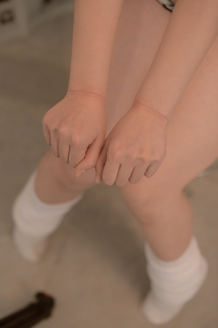 探花社区可爱萝莉肉肉酷爱束缚拍照随欲调教(36)