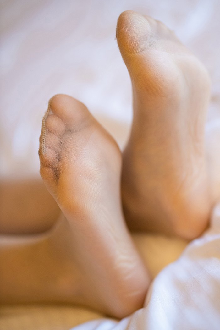 荆棘鸟论坛活泼女孩允儿肉丝高跟可爱又性感(34)