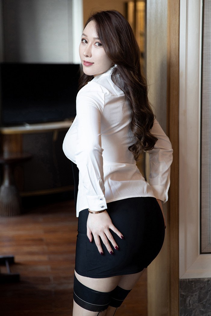 爱上海豪情白领尤妮丝极品尤物袒胸露乳(21)