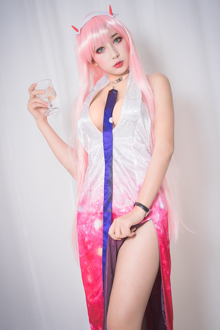 探花楼性感COS小酥酱美腿深沟可爱可口(15)