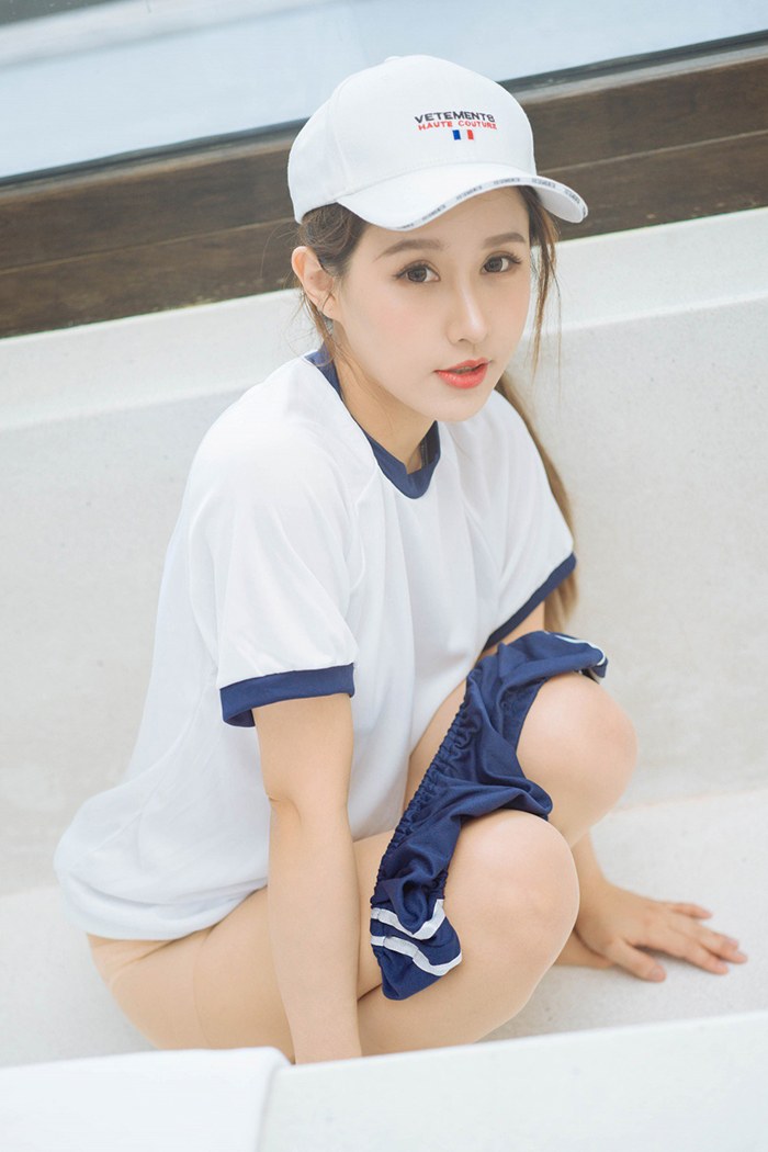 51品茶运动女孩徐安安肉丝蜜臀触手可得(9)