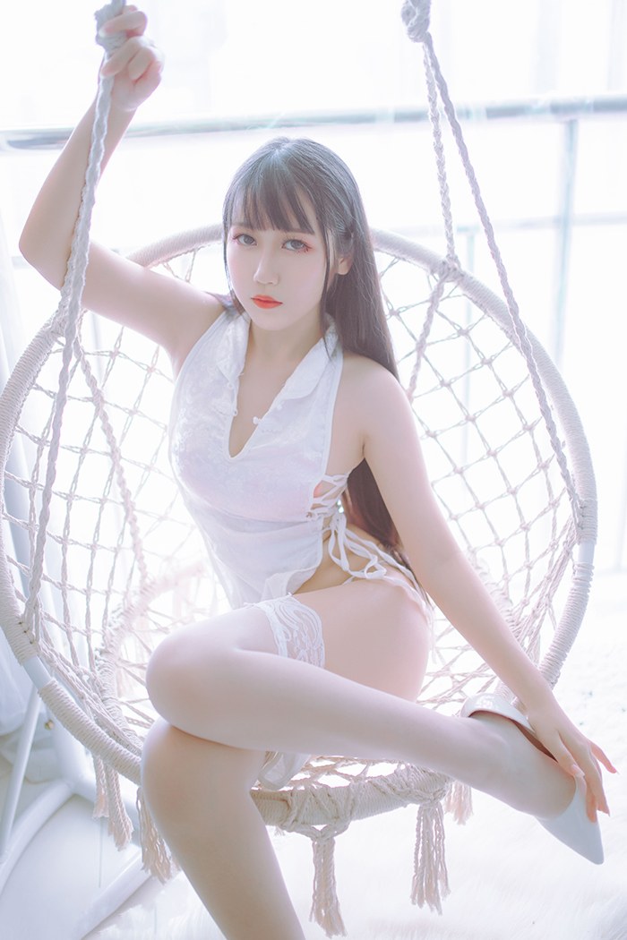 阡陌社区抖娘＆不呆猫的黑白旗袍与丝袜调情(2)