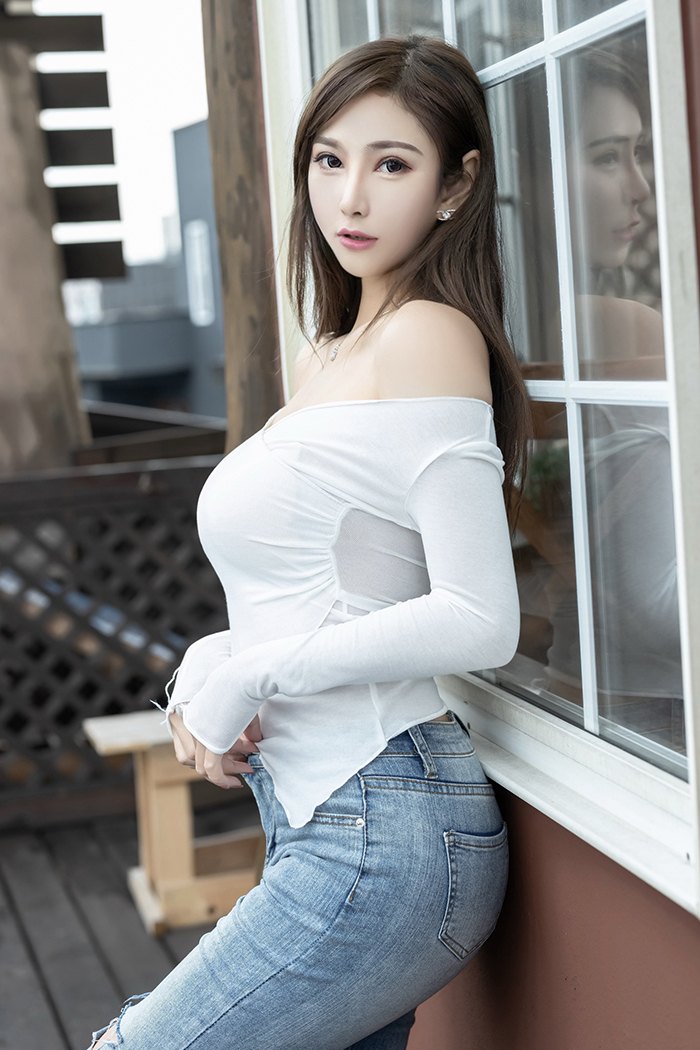 小姐威客气质御姐Lavinia肉丝玉足曲线迷人(19)