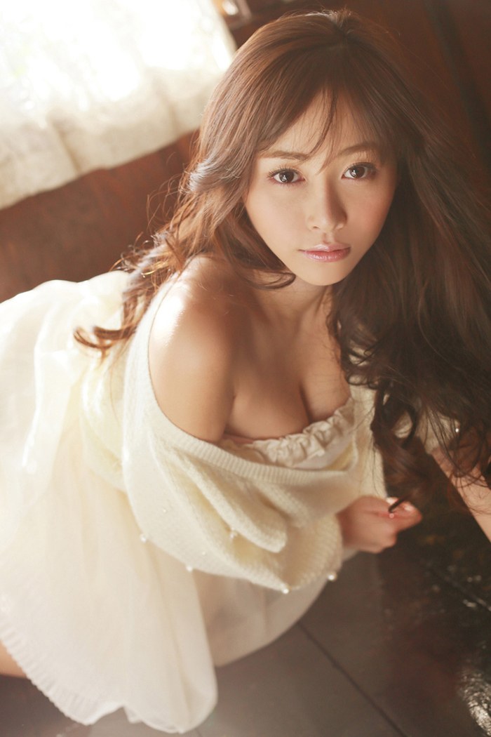 日本尤物杉原杏璃浑圆雪乳喷血诱惑凤江湖(20)