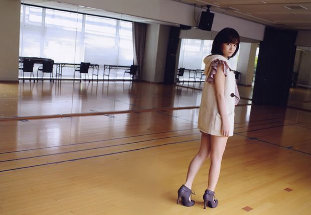 日本美女龟井绘里写真套图搜书吧(13)