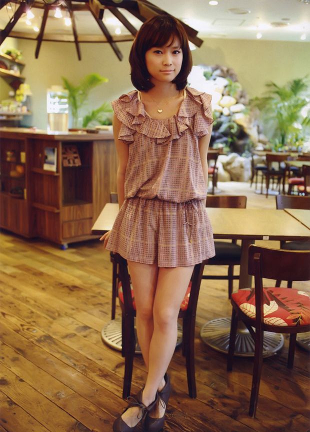 日本美女龟井绘里写真套图楼凤宫(12)