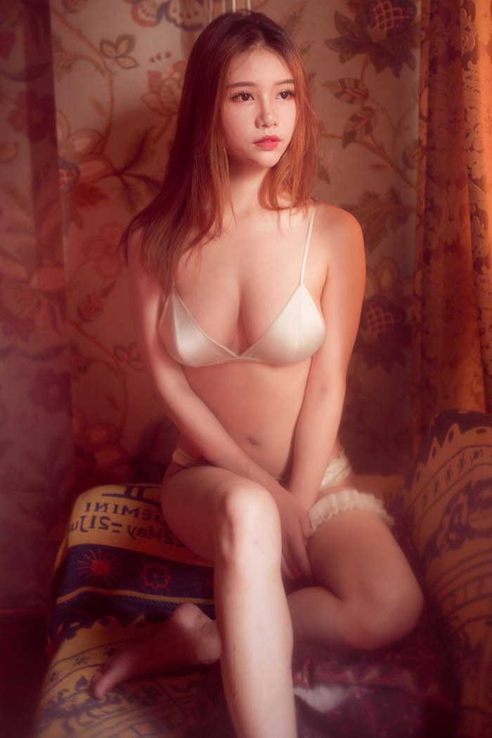 美女优优酥胸饱满曲线玲珑惹人爱蕾丝猫(10)